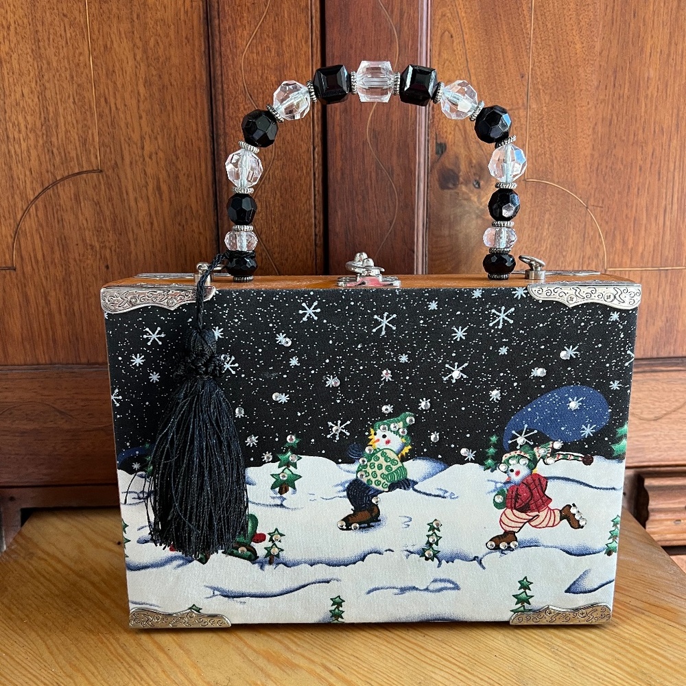 Unique winter purse